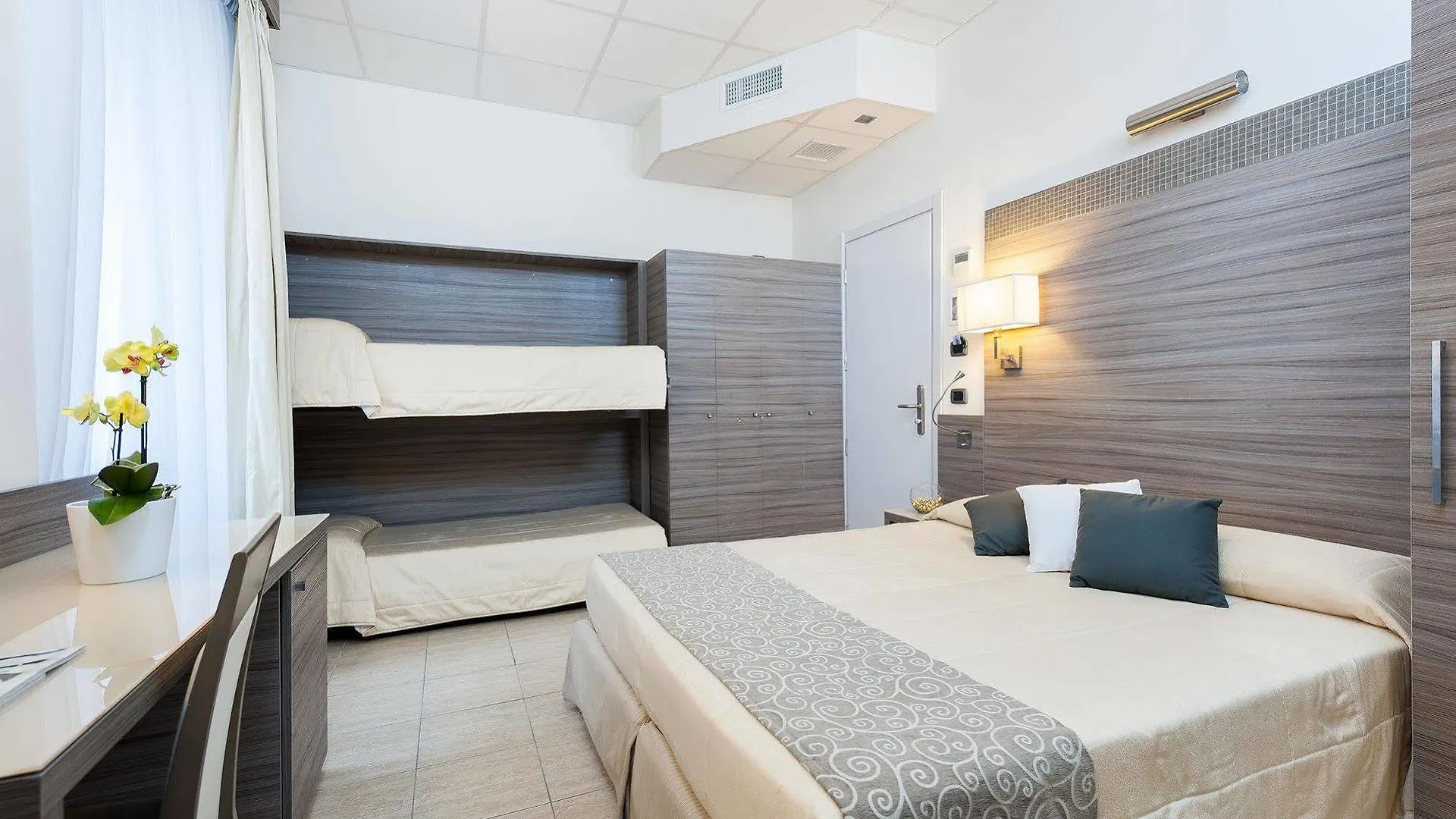 Morrisson Exclusive Rooms Rome Italy